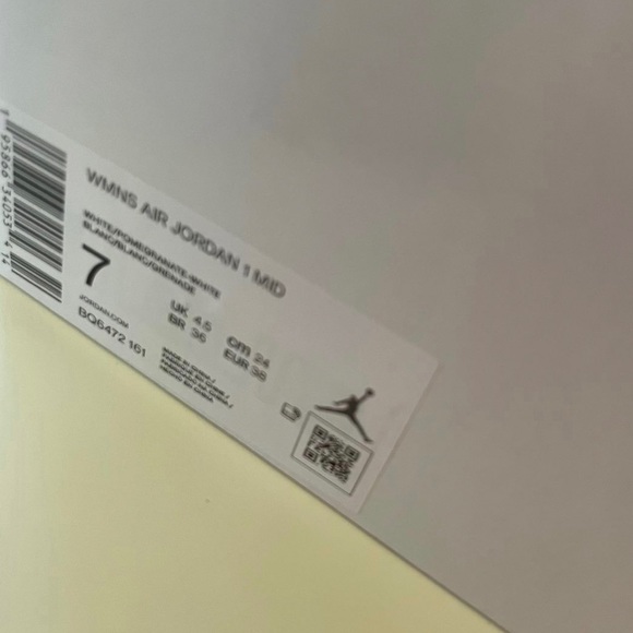 NWT Nike Air Jordan One Mid AJ1 Women’s Pomegranate Chicago Burgundy White Sz 7 - Picture 4 of 4